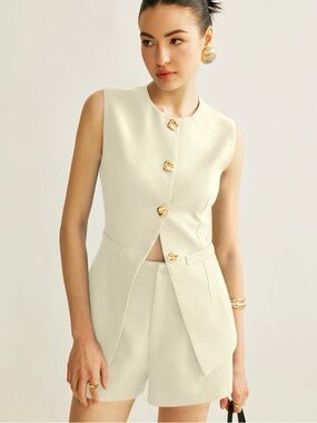 NWT Commense Cream Sleeveless Textured Gold Button-Front Top Buisness